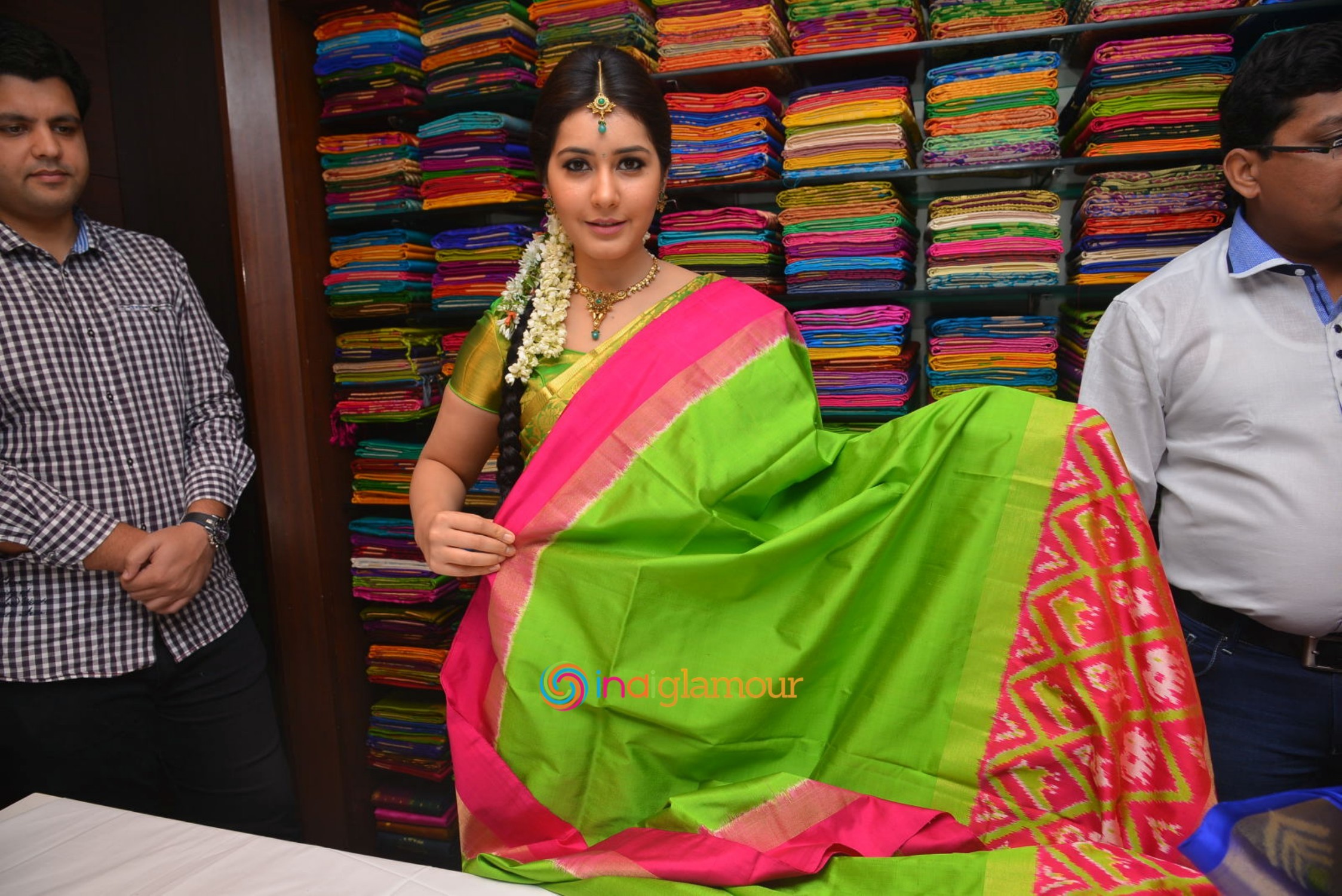 Rashi Khanna Launches Kanchipuram Kamakshi Silks Event hd photo