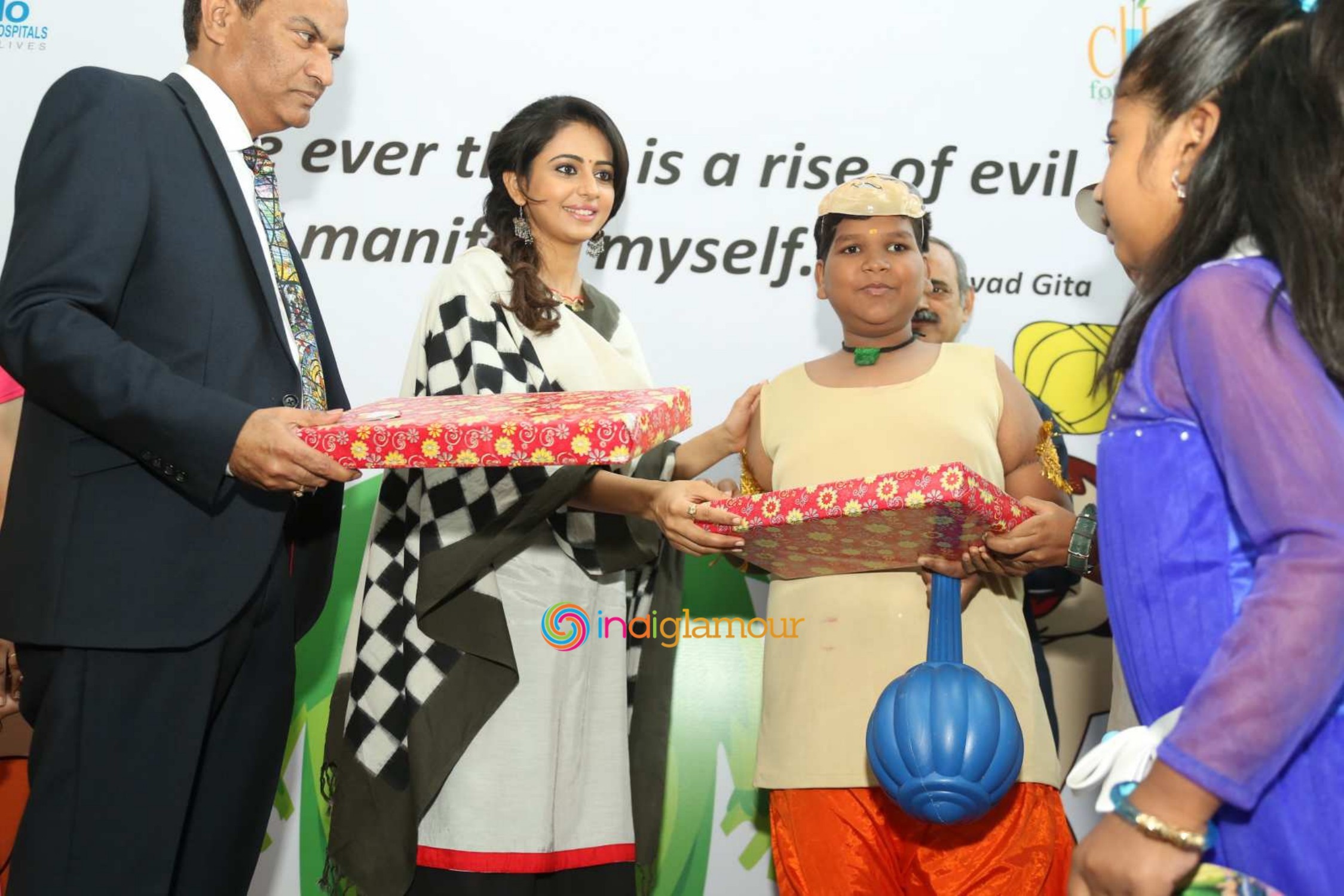 Rakul Preet Singh at Appollo Childrens Day Celebrations Event hd photo