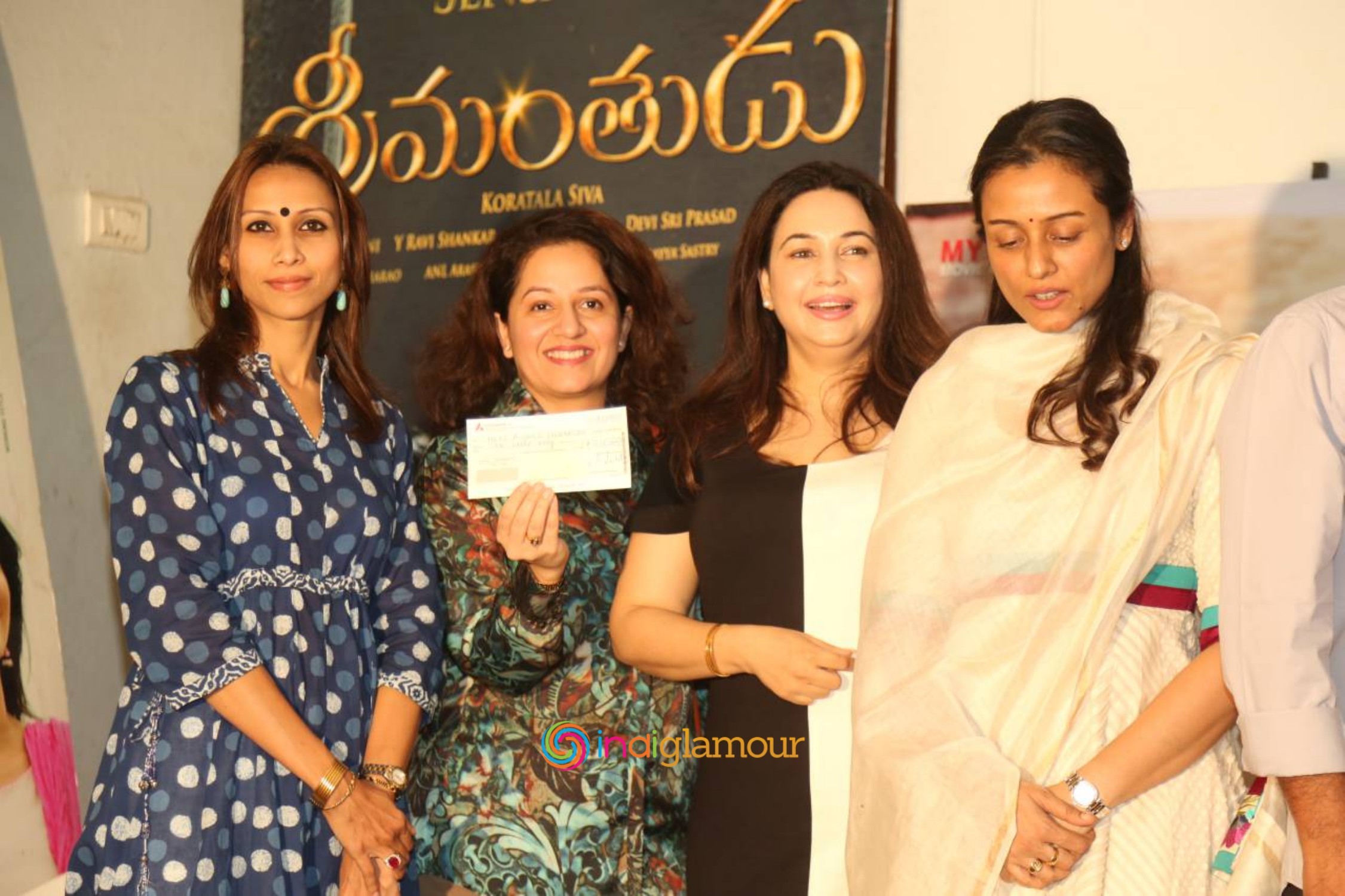 Srimanthudu New Press Meet Event hd photo