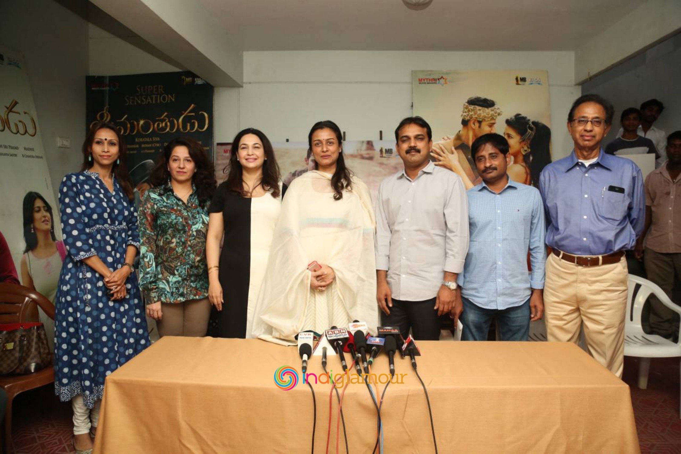Srimanthudu New Press Meet Event hd photo