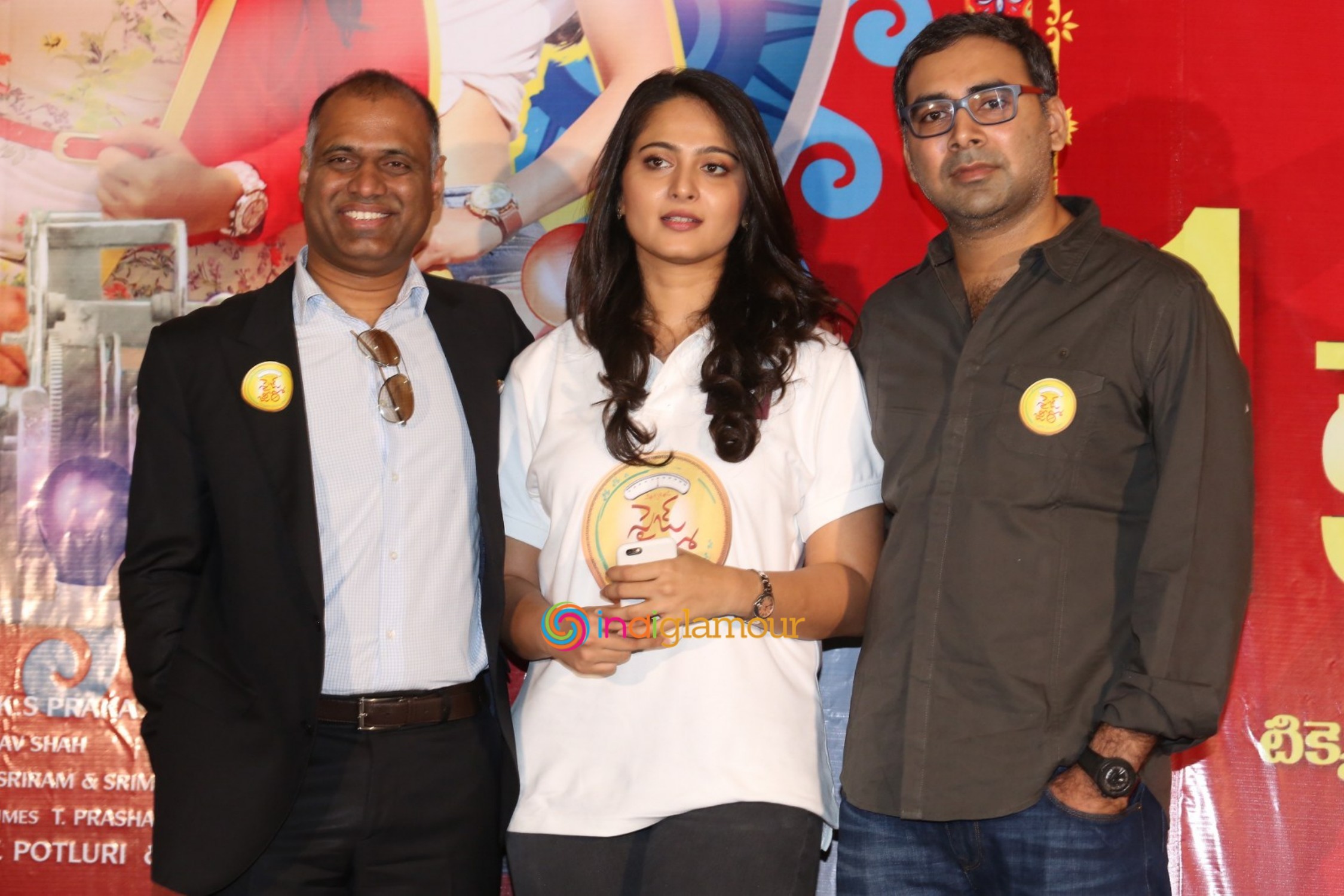 Size Zero Movie 1 KG Gold Contest Press Meet Event hd photo
