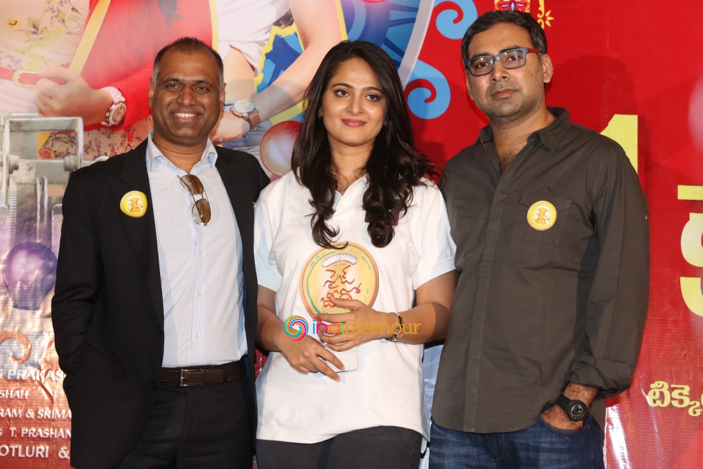 Size Zero Movie 1 KG Gold Contest Press Meet Event hd photo