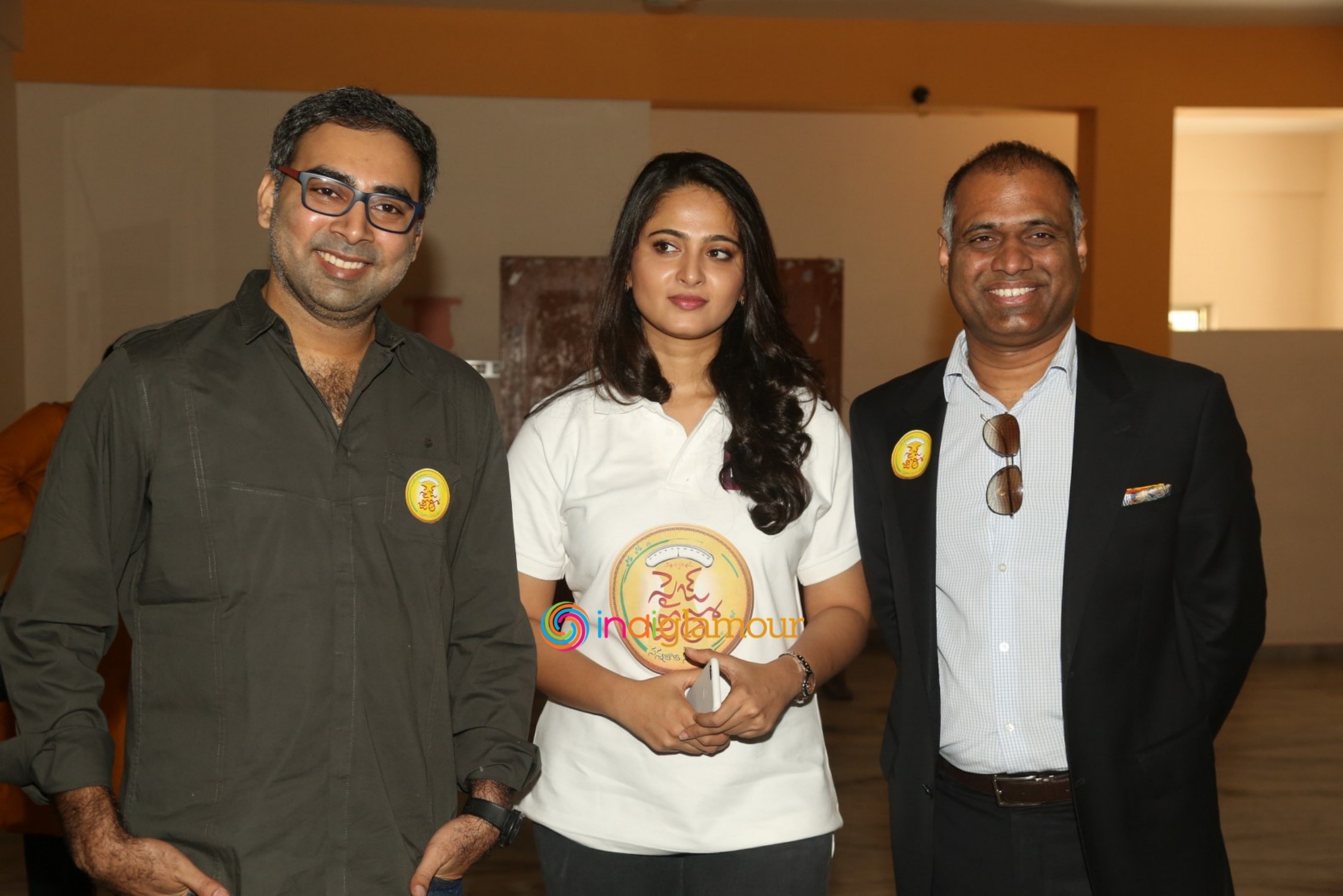 Size Zero Movie 1 KG Gold Contest Press Meet Event hd photo