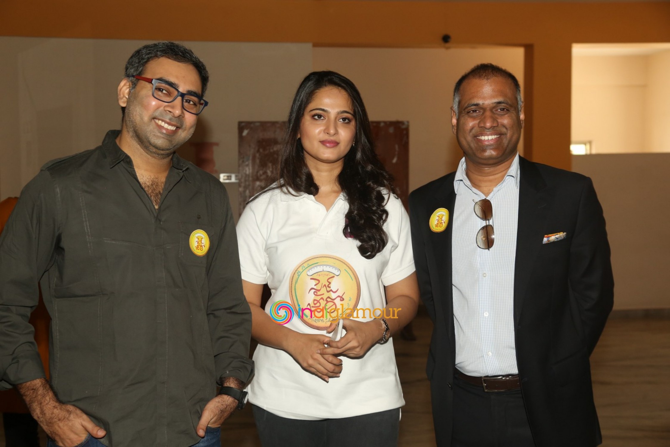 Size Zero Movie 1 KG Gold Contest Press Meet Event hd photo