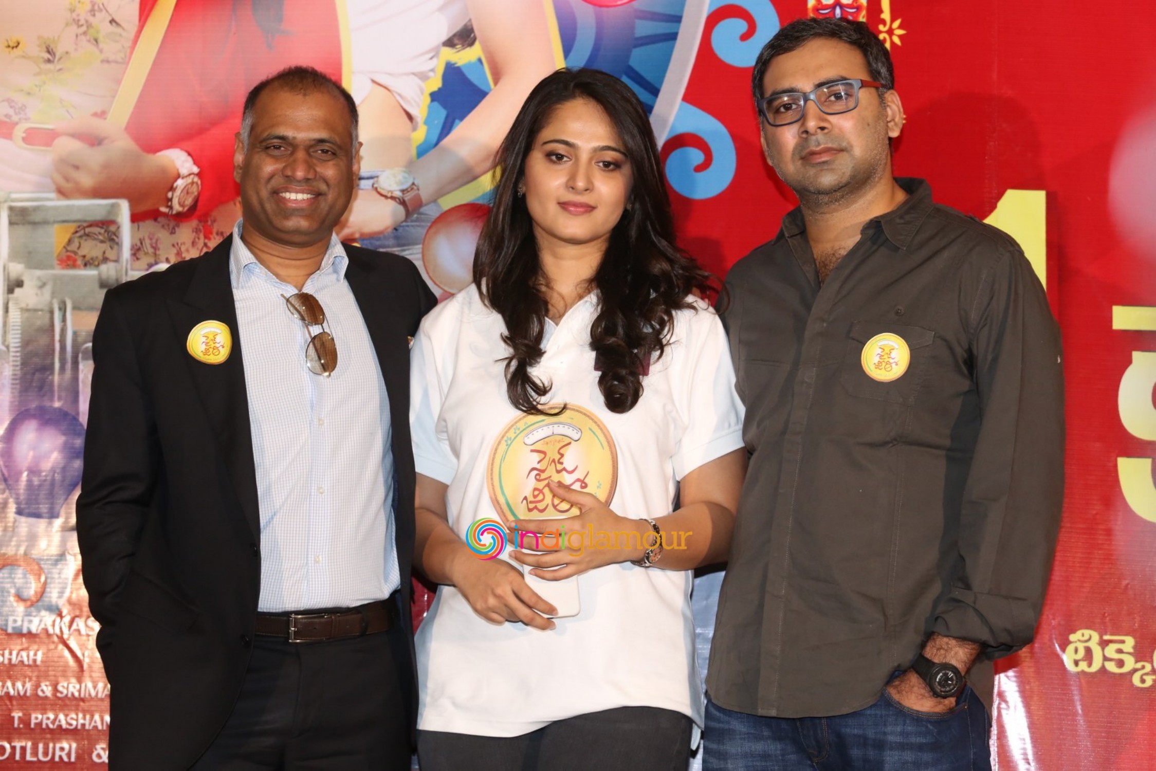Size Zero Movie 1 KG Gold Contest Press Meet Event hd photo