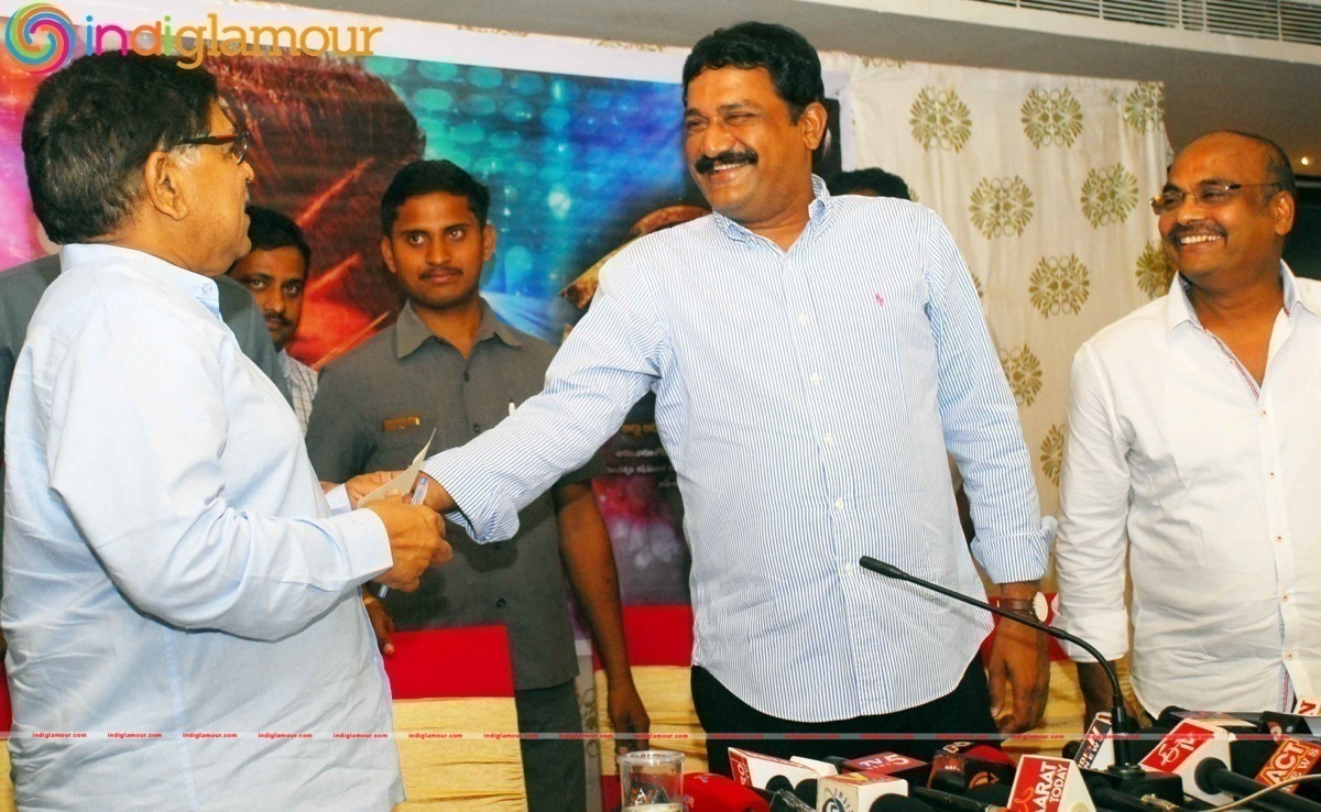 Sarainodu Press Meet stills Event hd photo