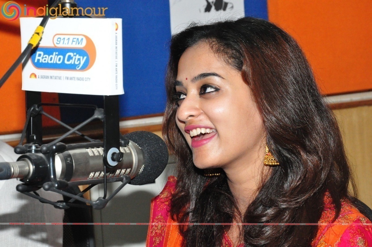 Savitri Team at Radio City Event hd photo