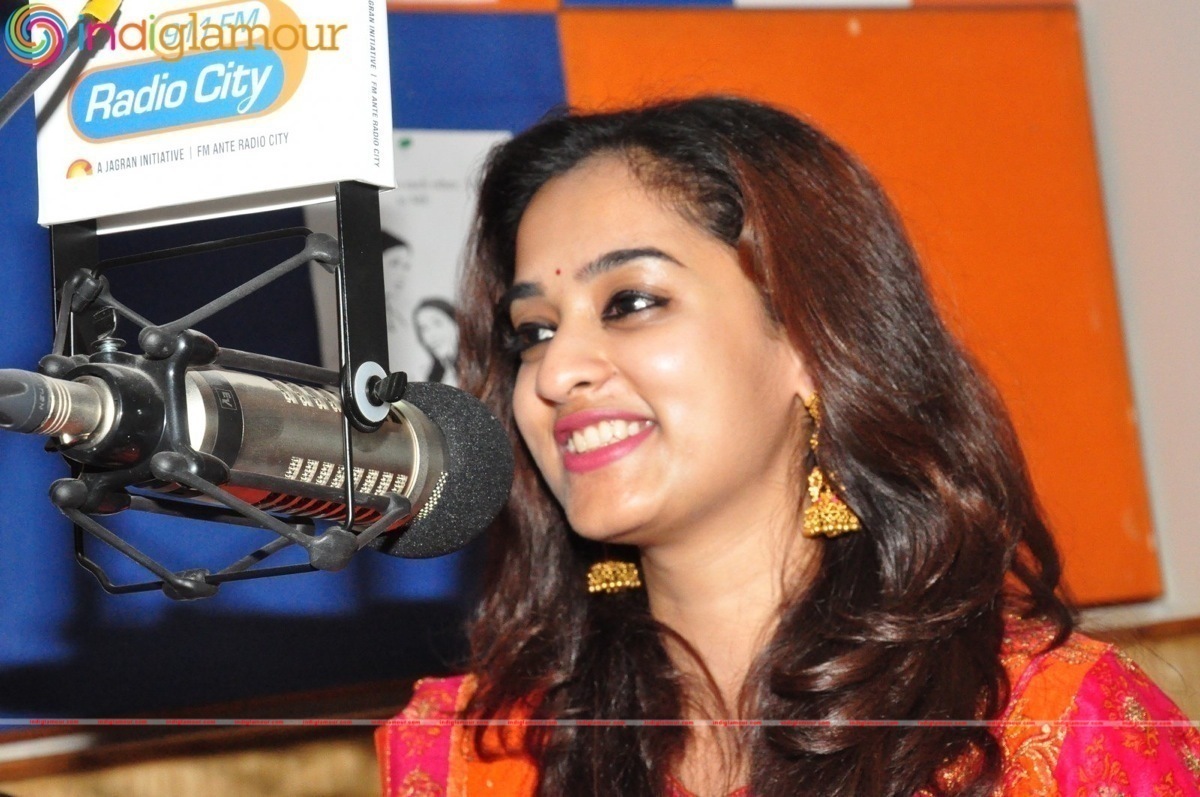 Savitri Team at Radio City Event hd photo