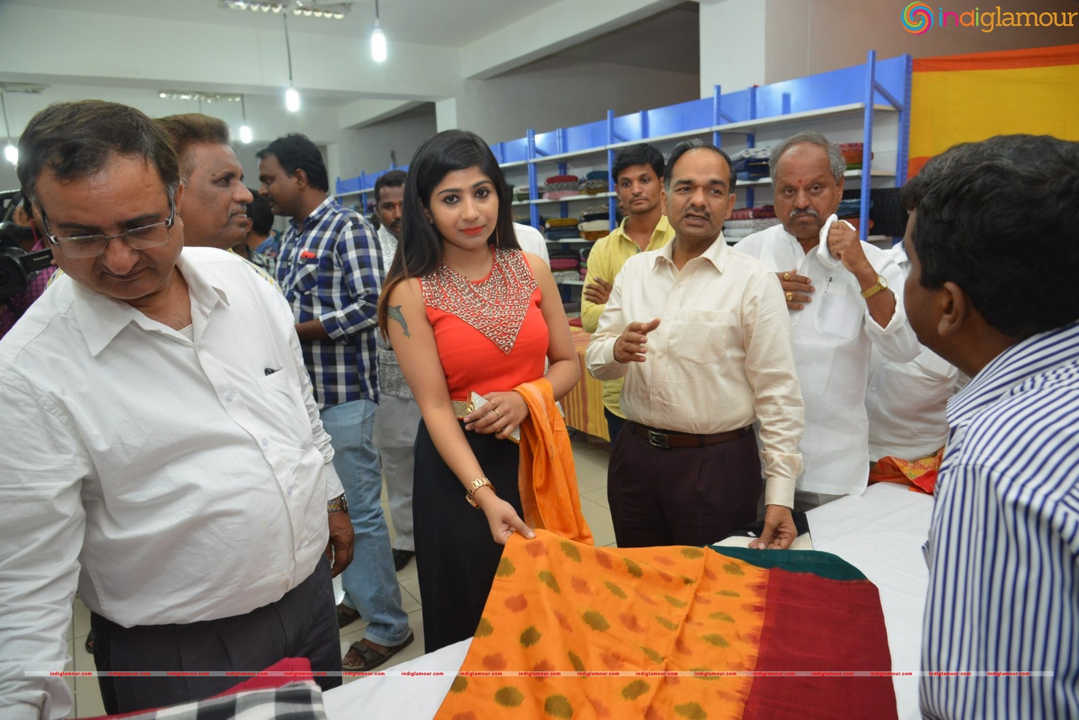 Madhulagna Das at Pochampally Ikat Art Mela Event hd photo