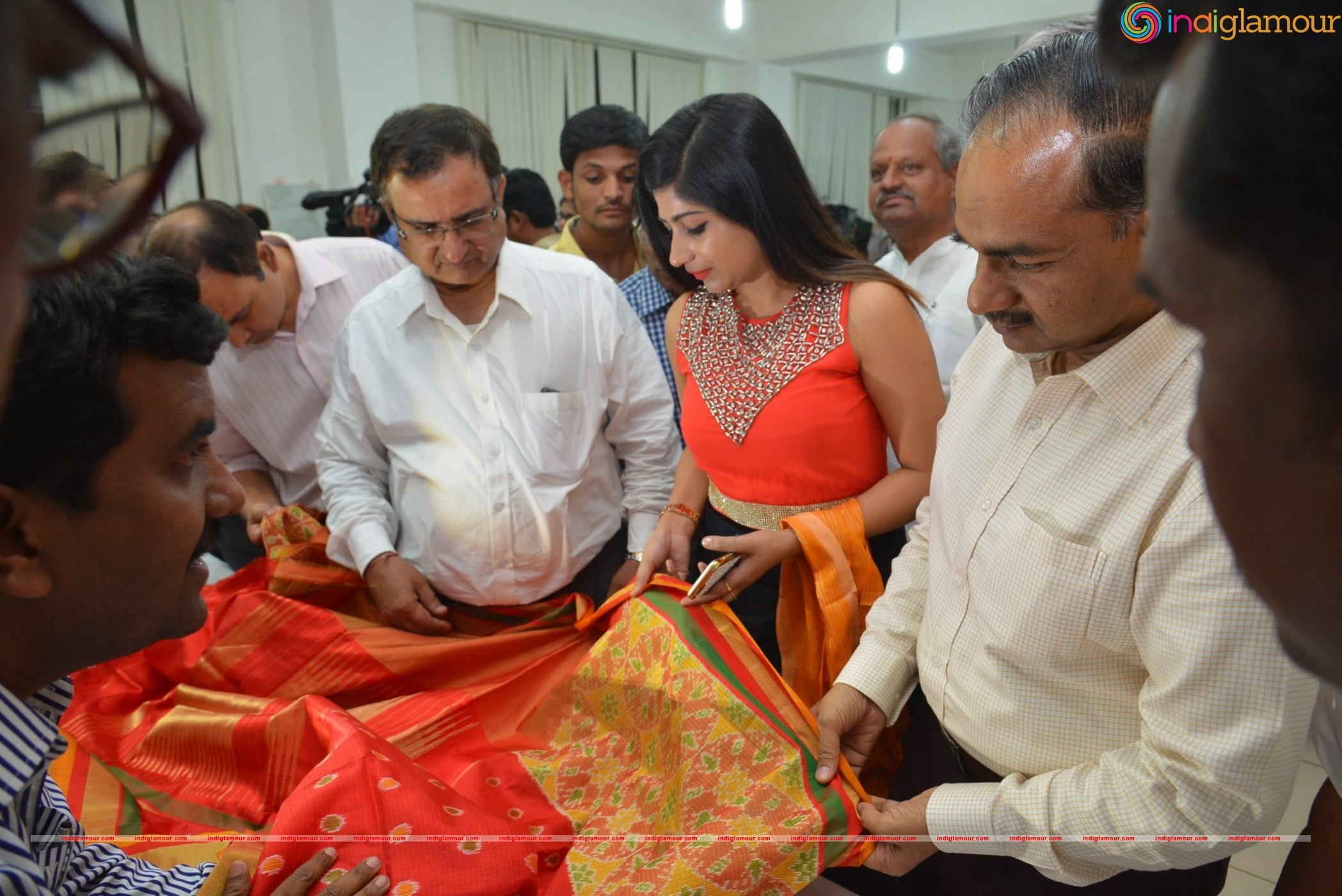 Madhulagna Das at Pochampally Ikat Art Mela Event hd photo