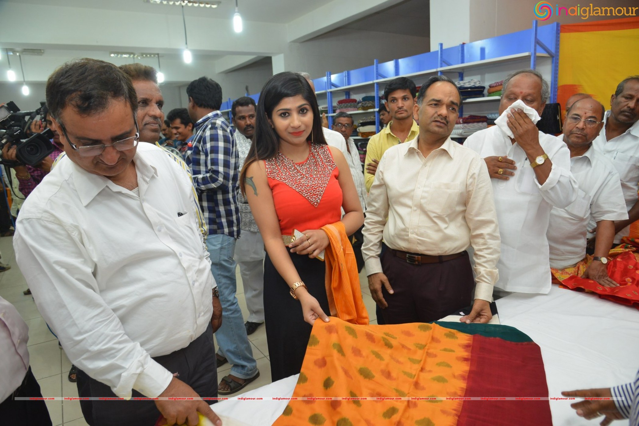 Madhulagna Das at Pochampally Ikat Art Mela Event hd photo