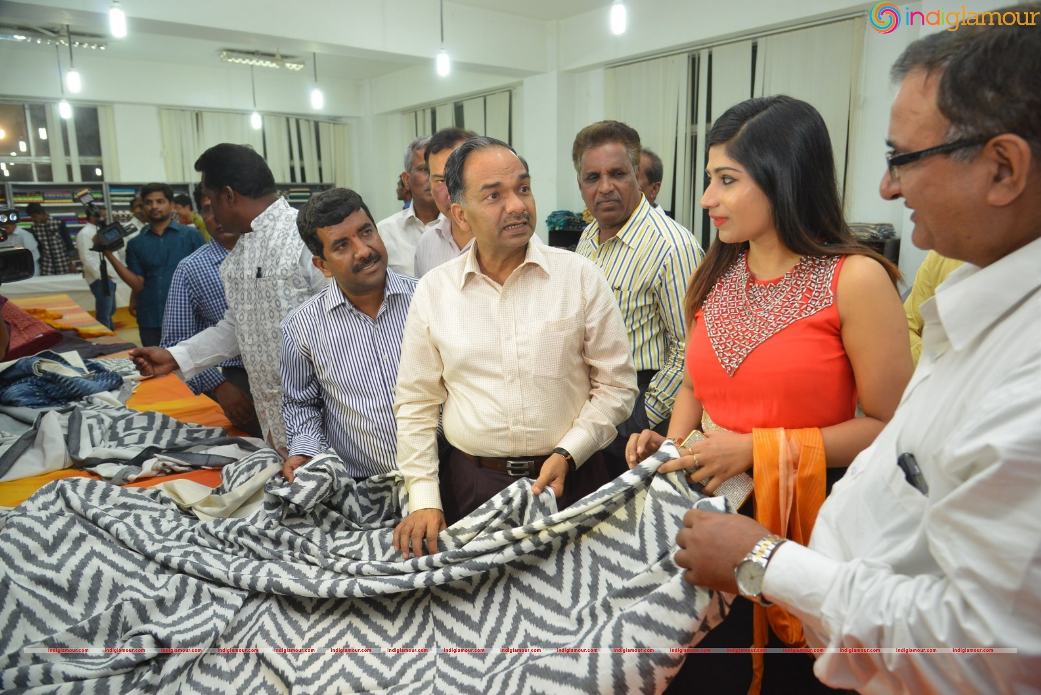 Madhulagna Das at Pochampally Ikat Art Mela Event hd photo