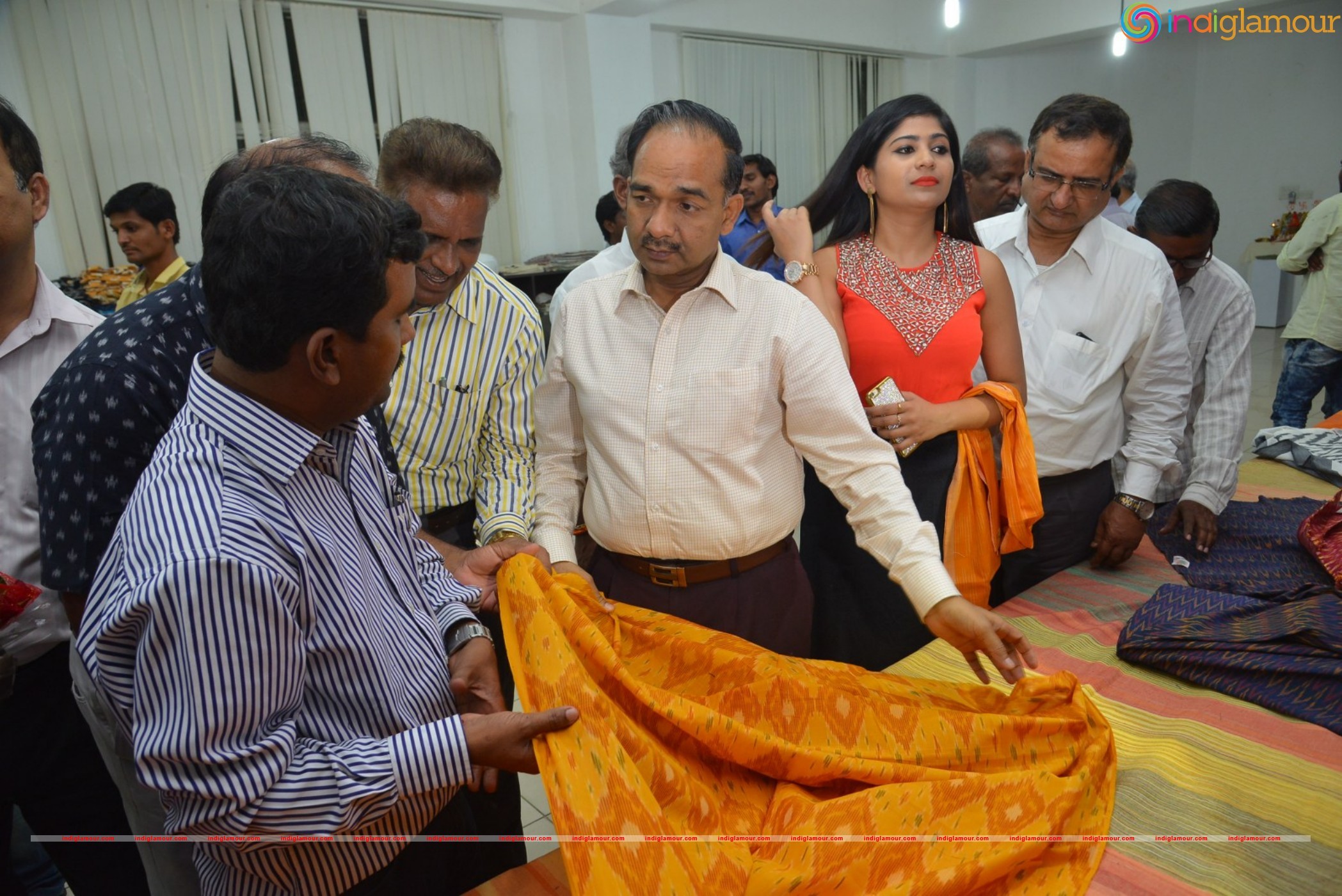 Madhulagna Das at Pochampally Ikat Art Mela Event hd photo