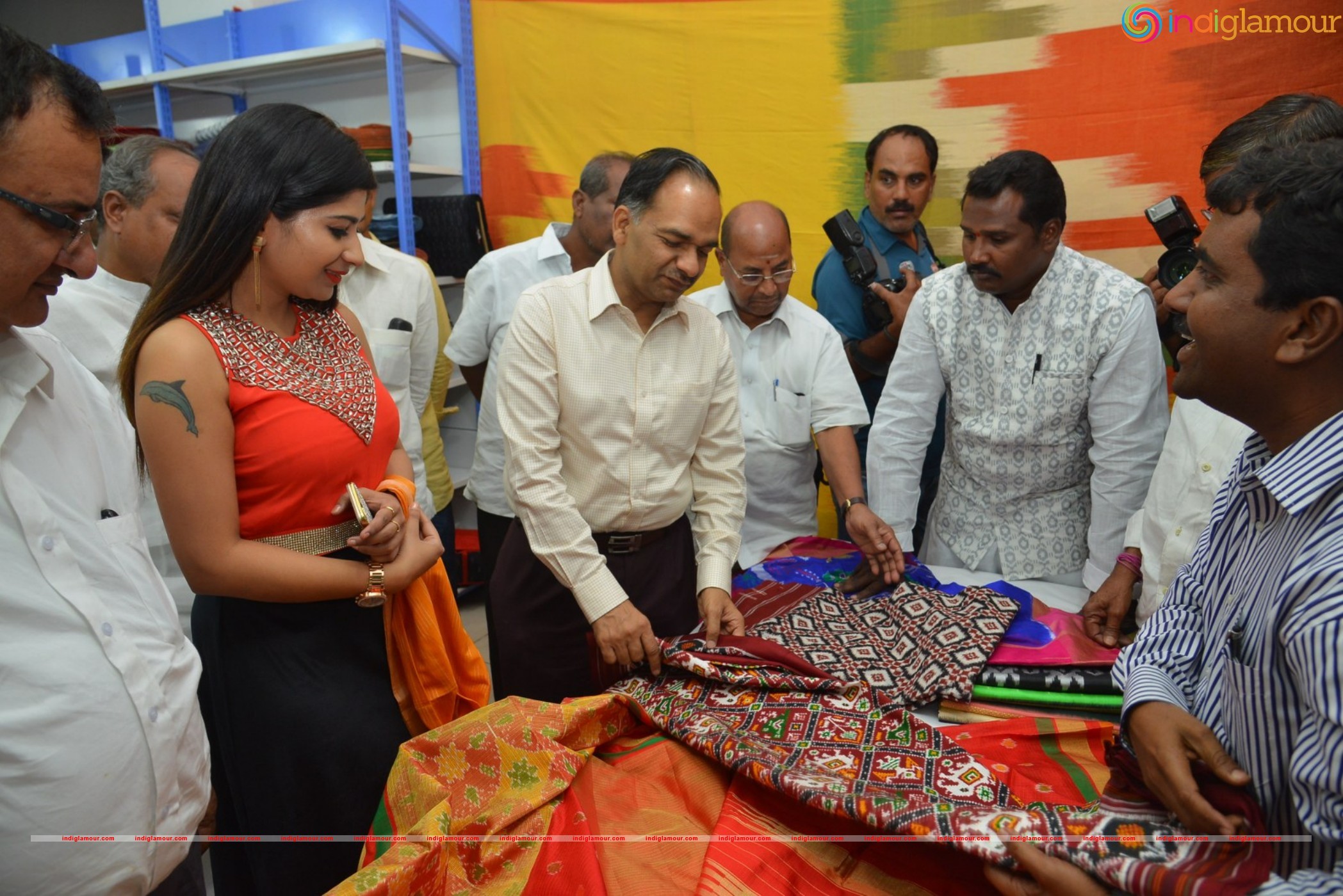 Madhulagna Das at Pochampally Ikat Art Mela Event hd photo