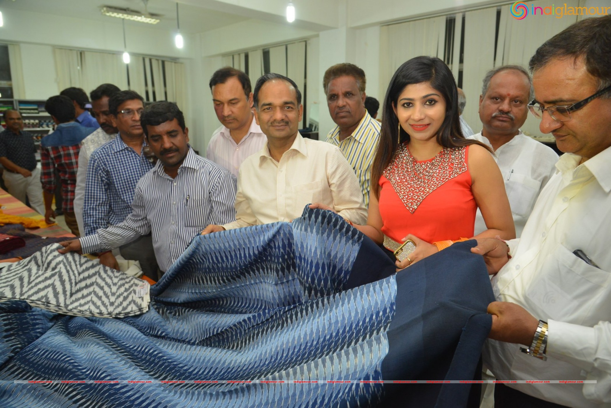 Madhulagna Das at Pochampally Ikat Art Mela Event hd photo