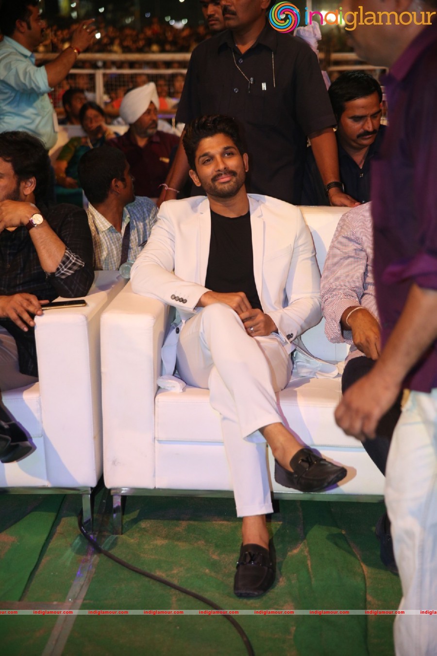 Sarrainodu Pre release Grand Function At Vizag Event hd photo