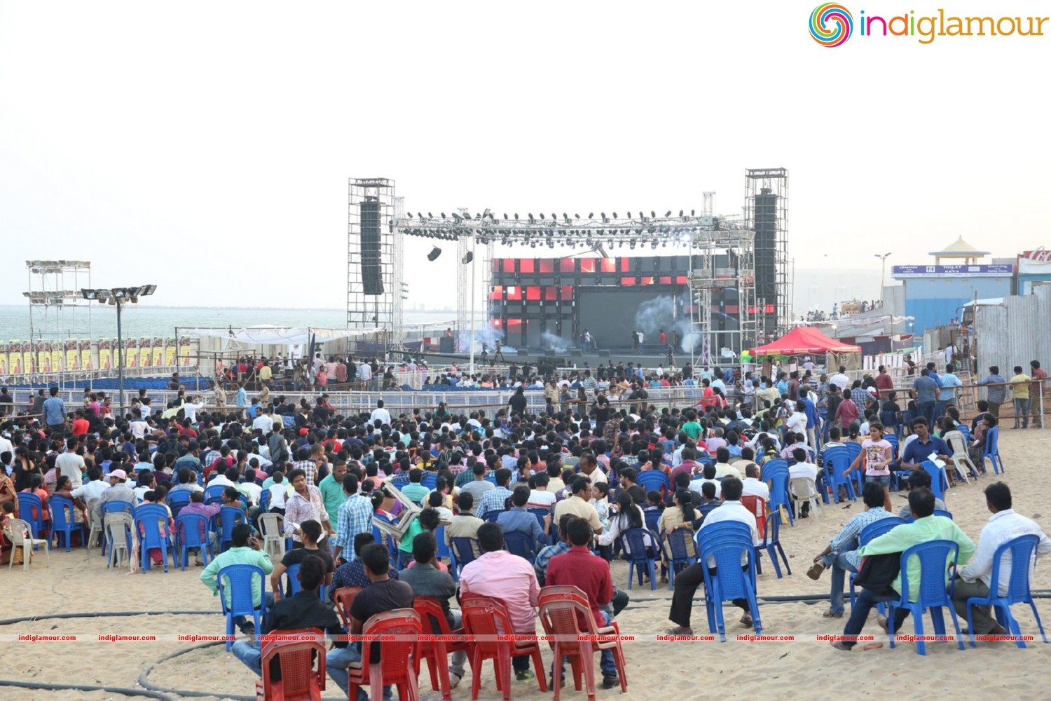 Sarrainodu Pre release Grand Function At Vizag Event hd photo