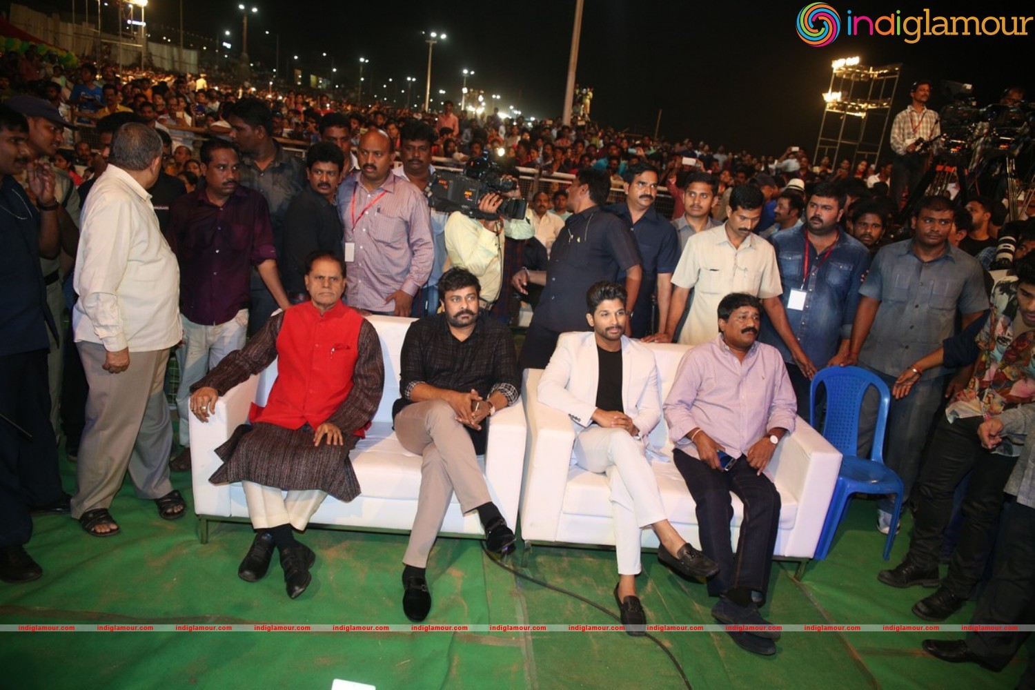 Sarrainodu Pre release Grand Function At Vizag Event hd photo