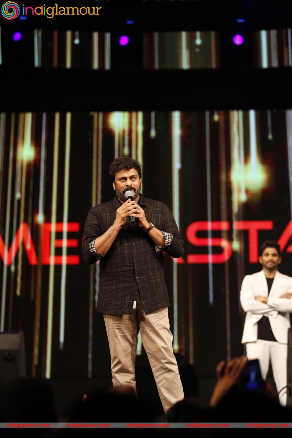Sarrainodu Pre Release Grand Function at Vizag Event hd photo