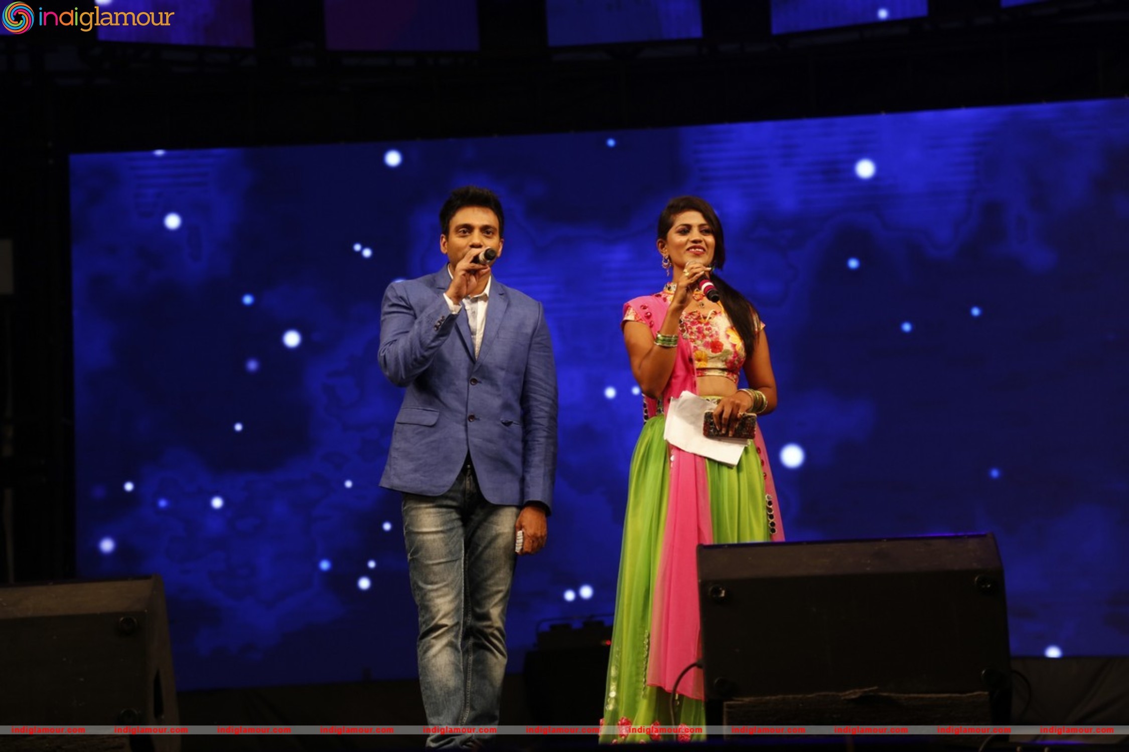 Sarrainodu Pre Release Grand Function at Vizag Event hd photo
