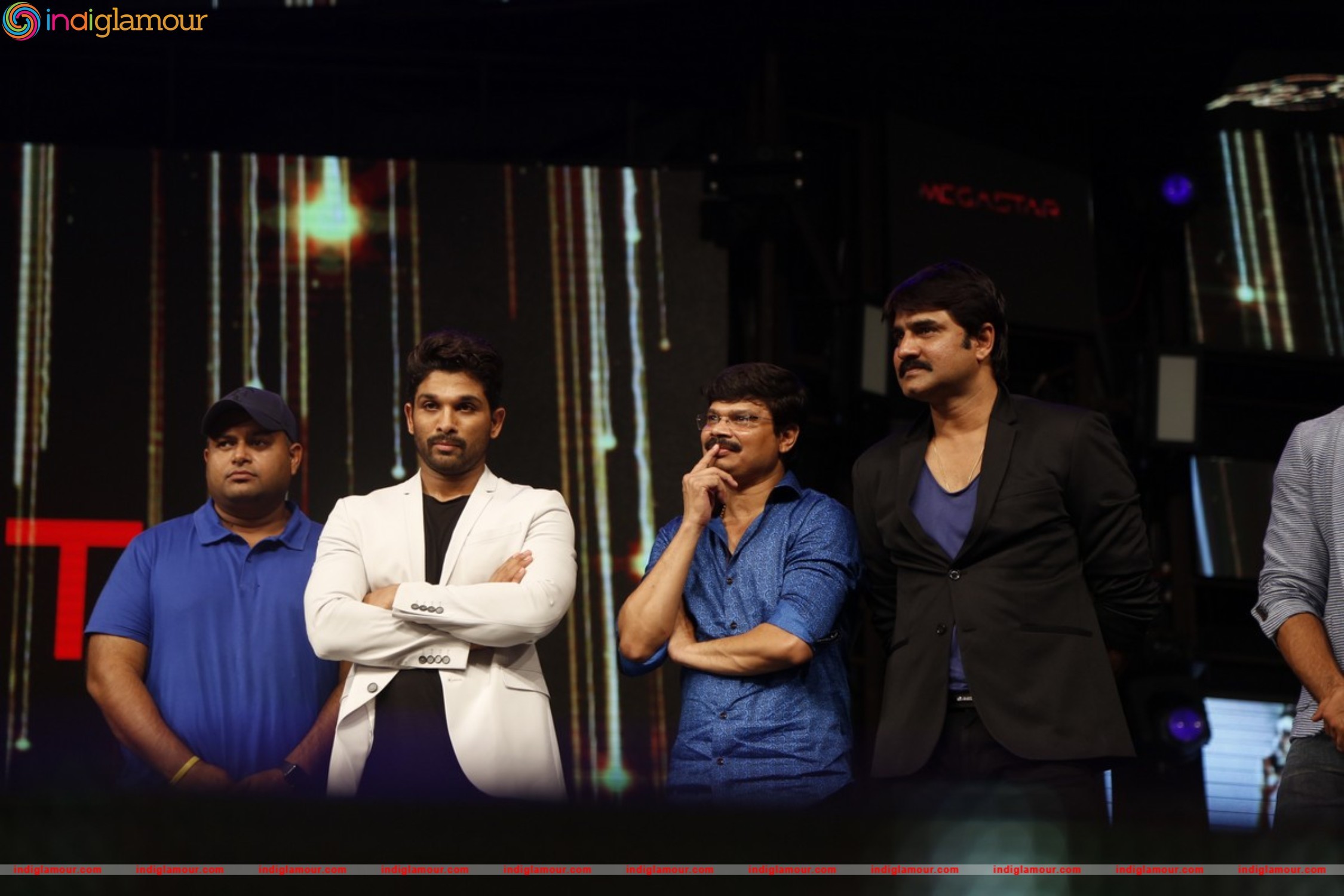 Sarrainodu Pre Release Grand Function at Vizag Event hd photo