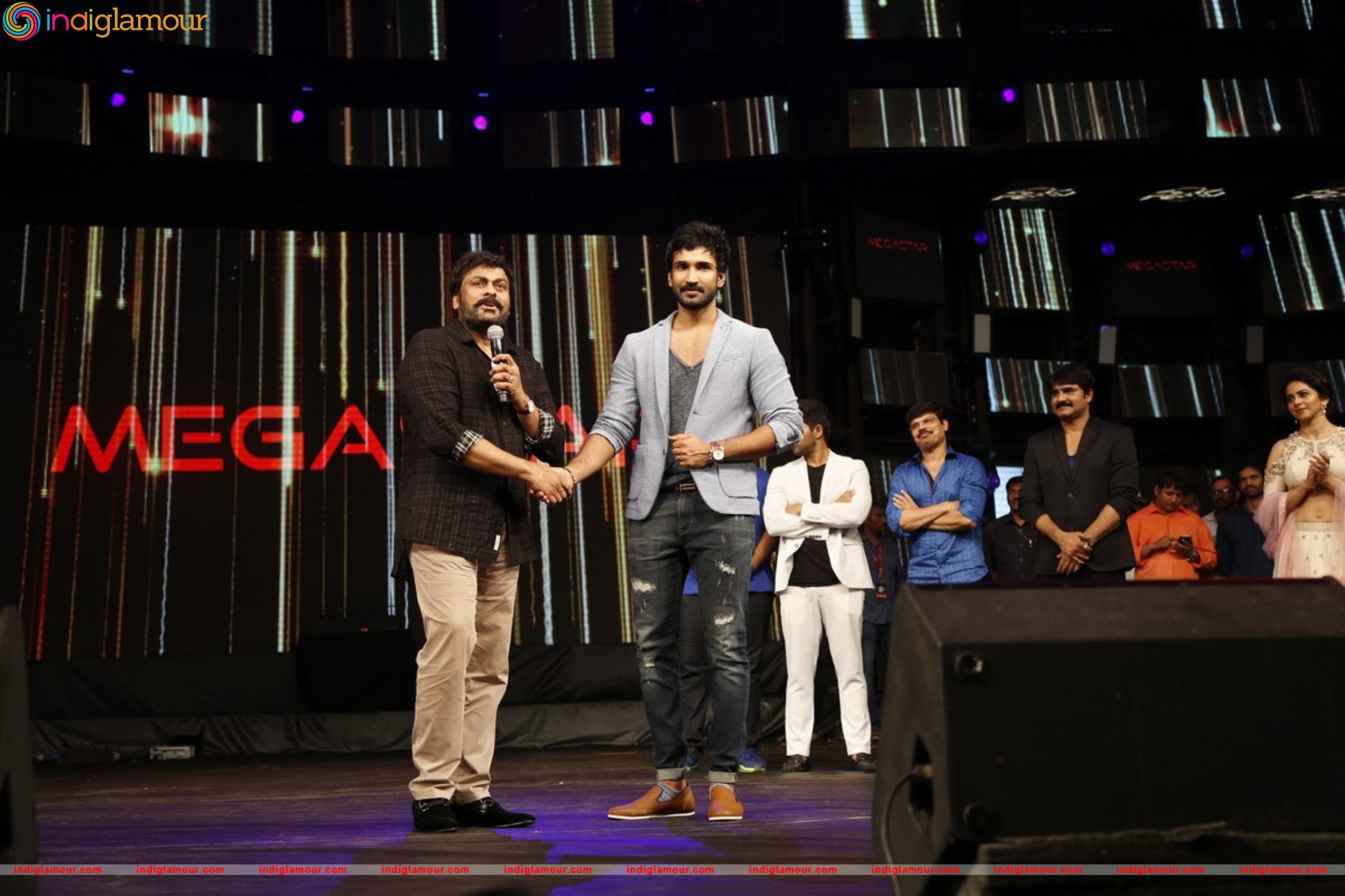 Sarrainodu Pre Release Grand Function at Vizag Event hd photo