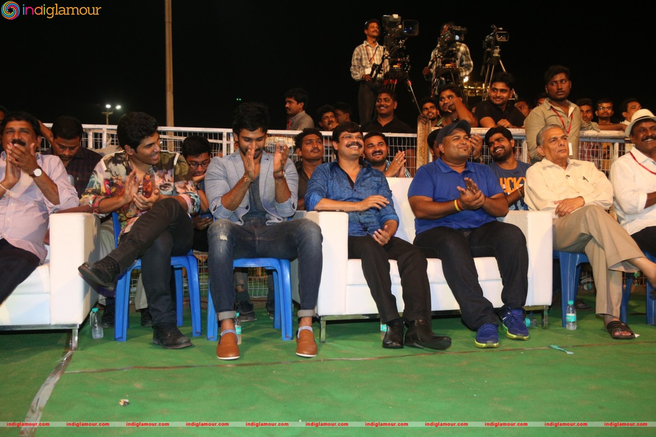 Sarrainodu Pre Release Grand Function at Vizag Event hd photo