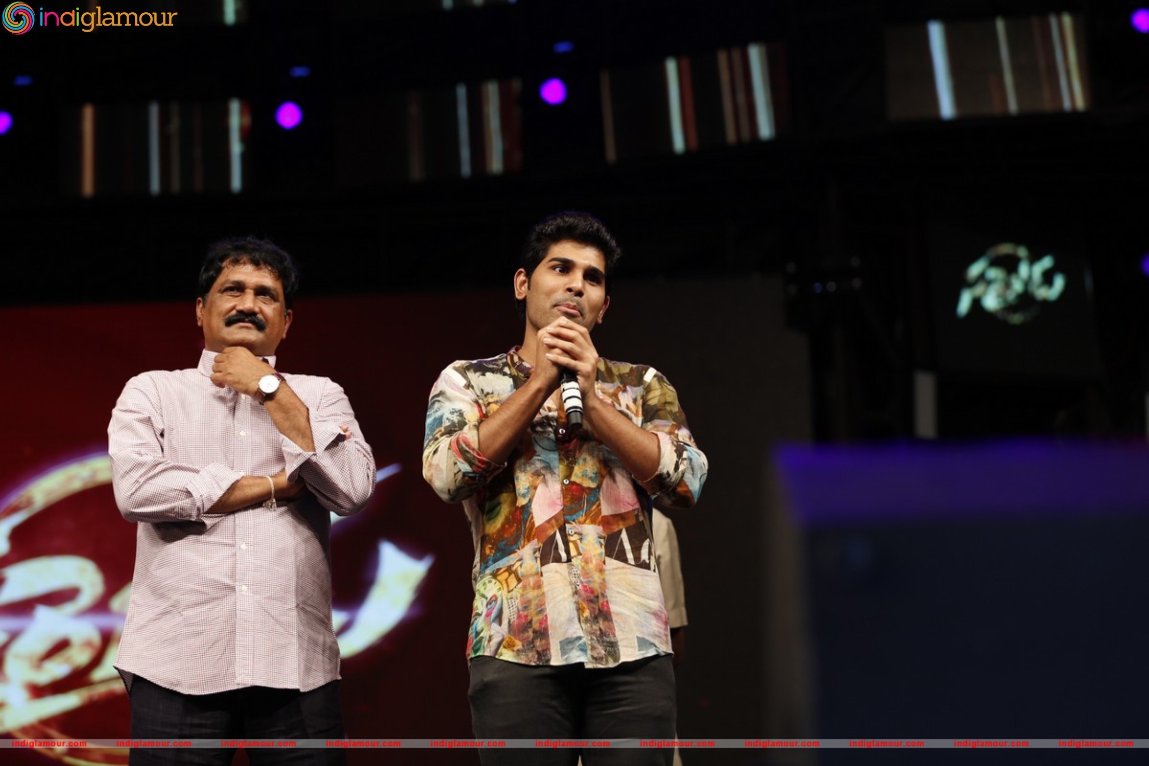 Sarrainodu Pre Release Grand Function at Vizag Event hd photo