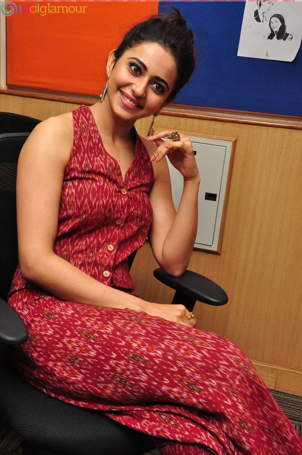 Rakul Preet Singh At Radio City Event hd photo
