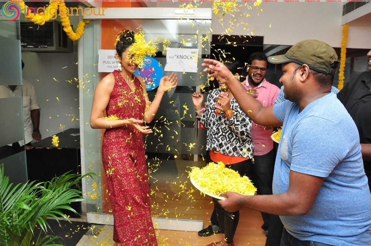 Rakul Preet Singh At Radio City Event hd photo