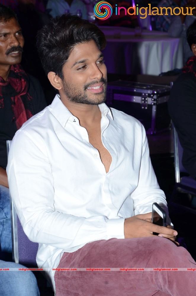 Sarrainodu Movie Succesmeet Photo Gallery Event hd photo