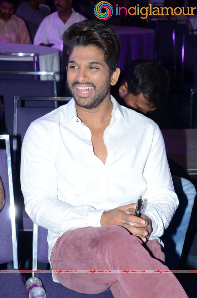 Sarrainodu Movie Succesmeet Photo Gallery Event hd photo