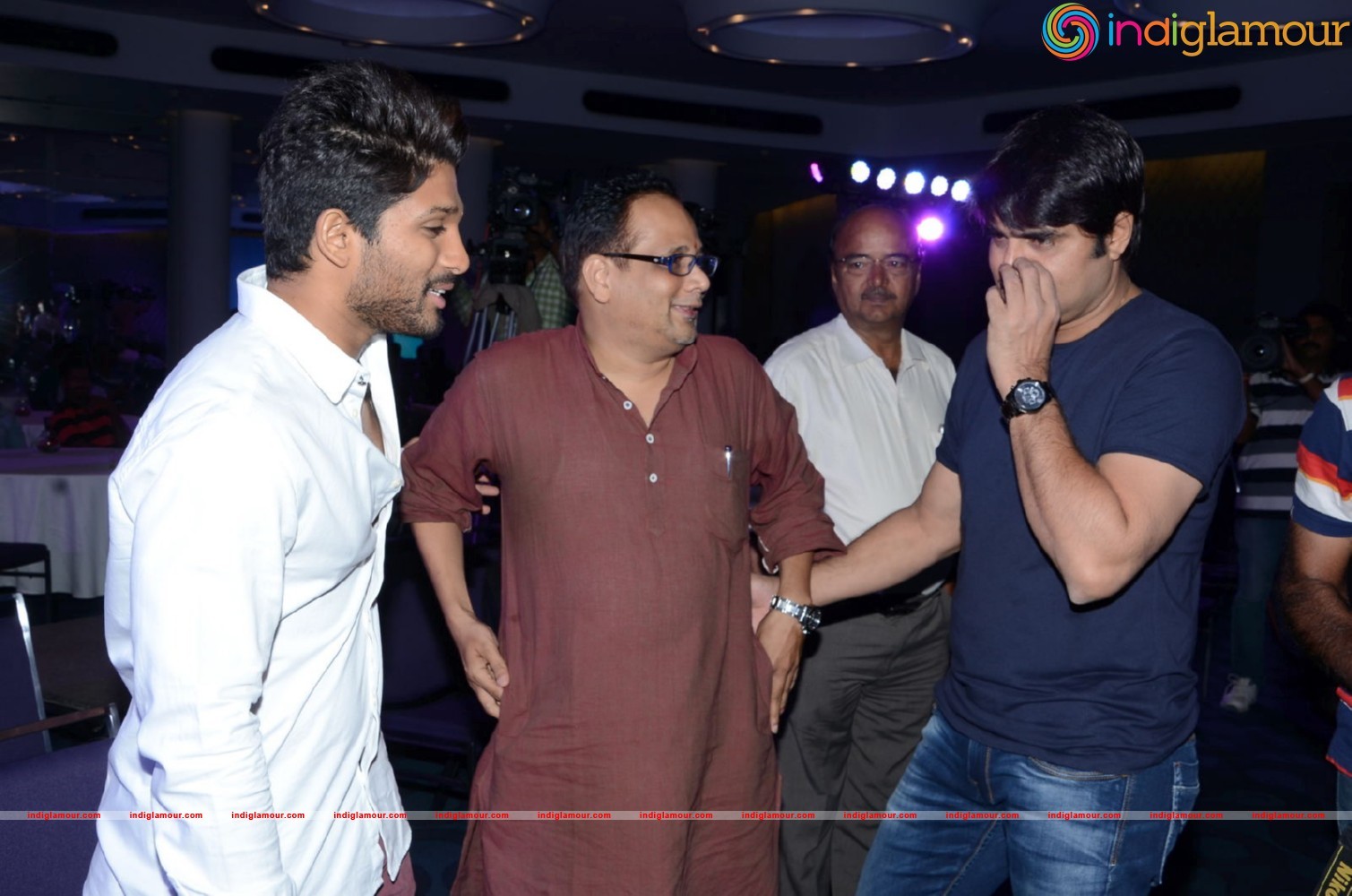 Sarrainodu Movie Succesmeet Photo Gallery Event hd photo