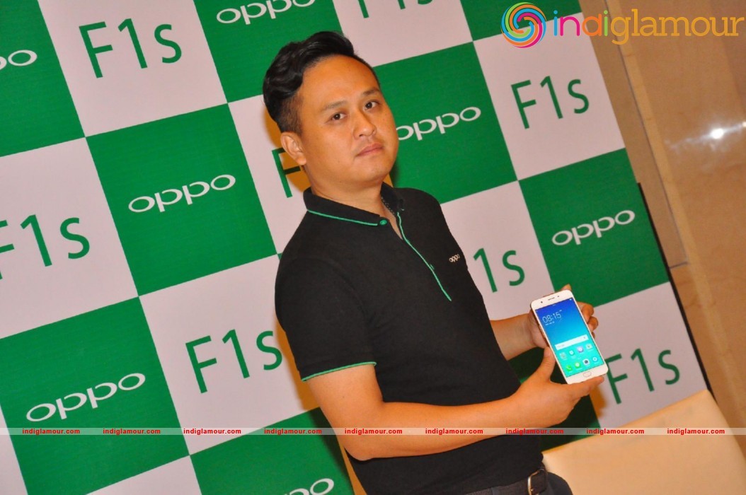 Regina Launches Oppo F1s Phone Event hd photo