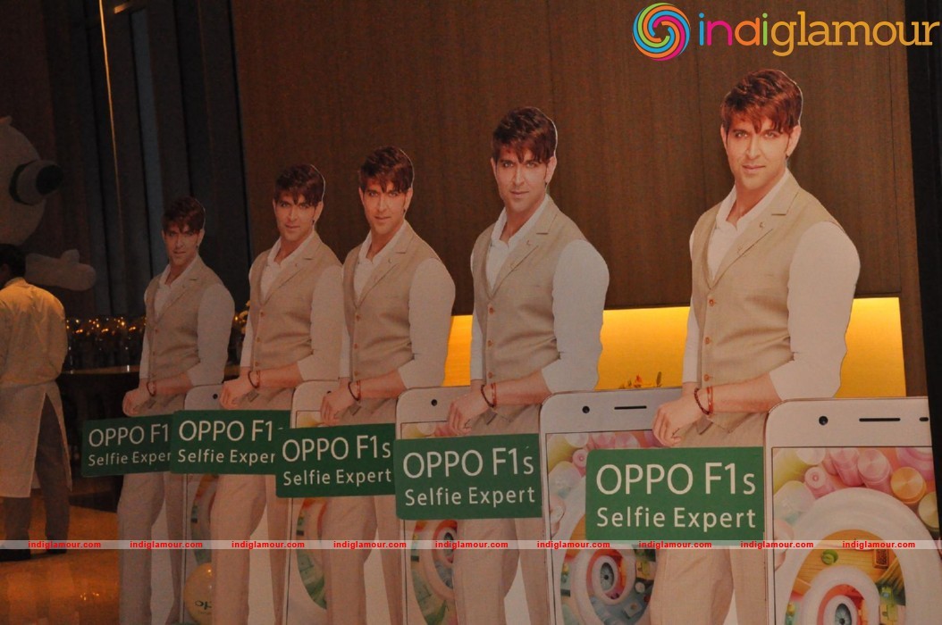 Regina Launches Oppo F1s Phone Event hd photo