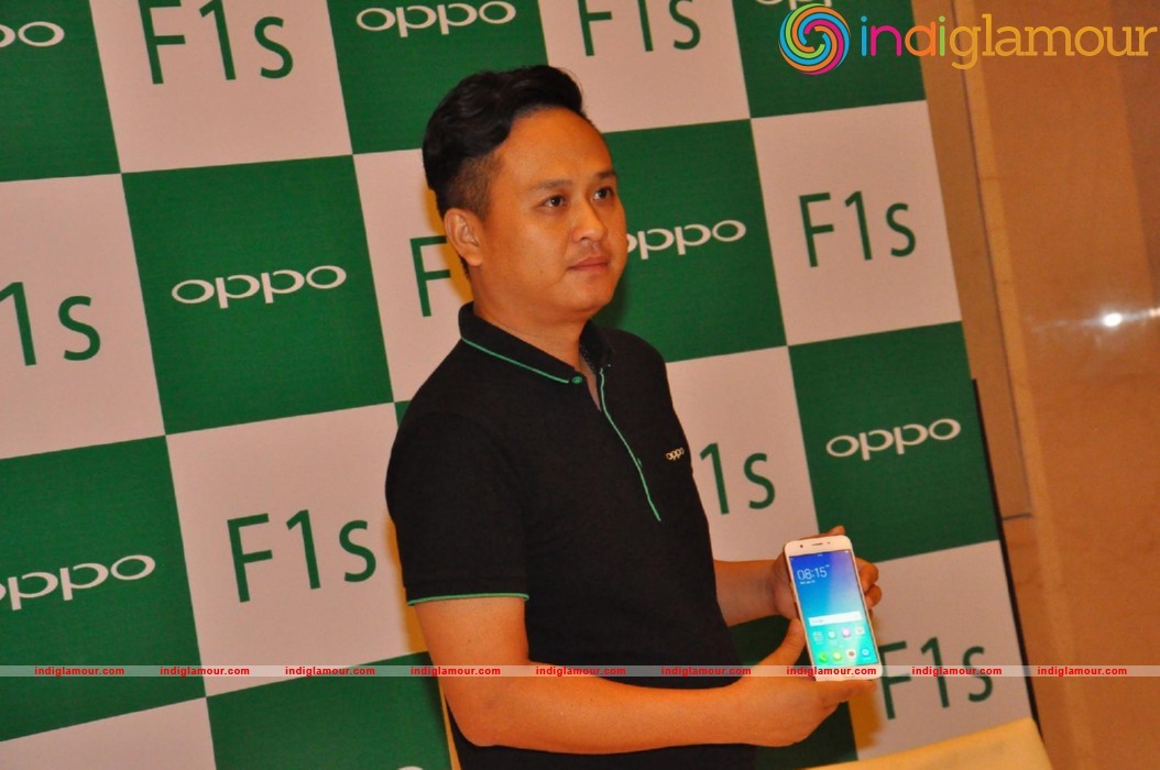 Regina Launches Oppo F1s Phone Event hd photo