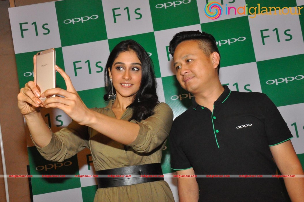 Regina Launches Oppo F1s Phone Event hd photo