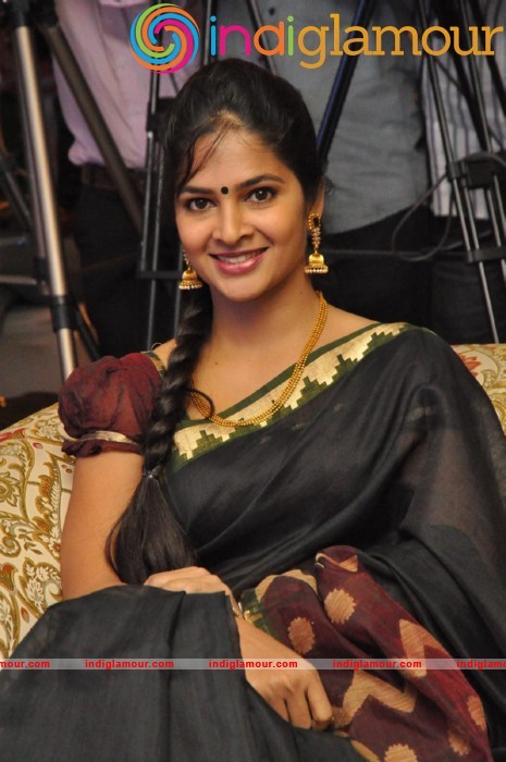 Swapna Madhuri In Mee Mee Celebrations Event hd photo