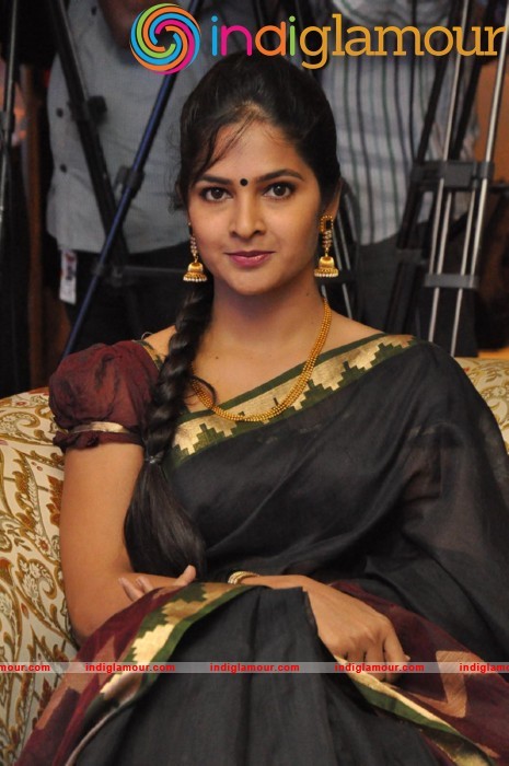 Swapna Madhuri In Mee Mee Celebrations Event hd photo