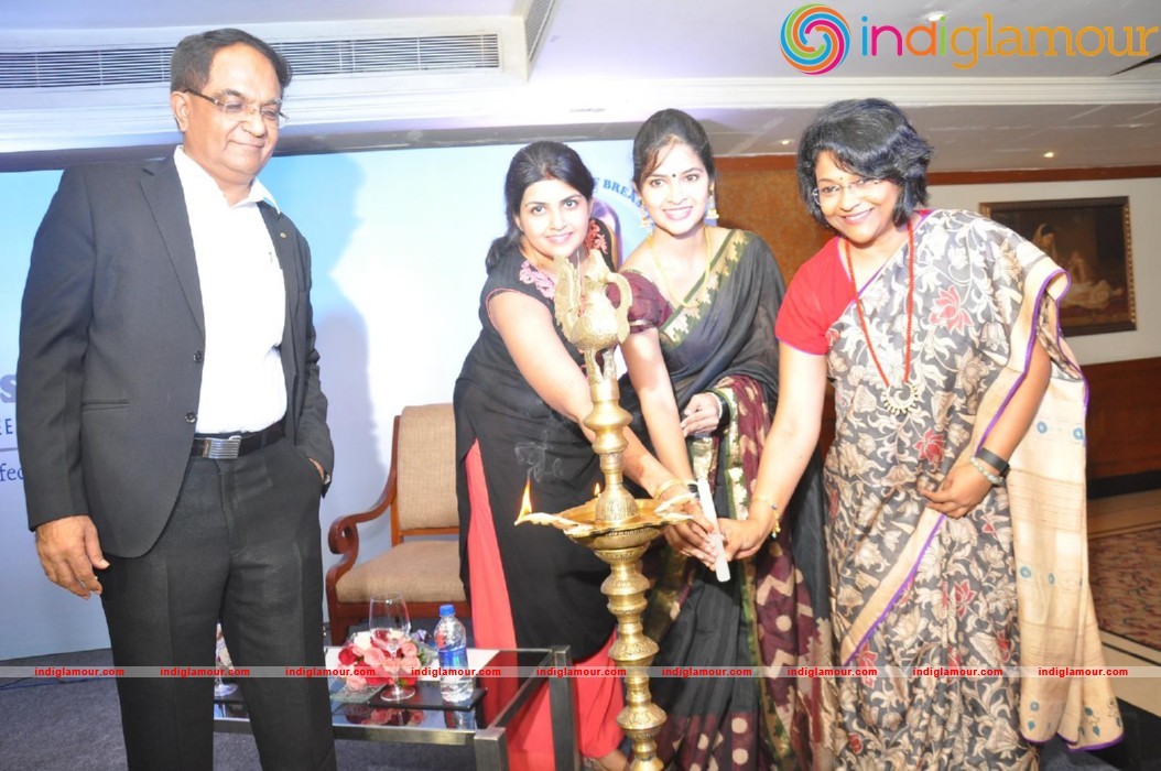 Swapna Madhuri In Mee Mee Celebrations Event hd photo