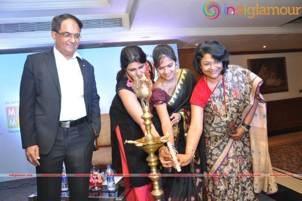 Swapna Madhuri In Mee Mee Celebrations Event hd photo