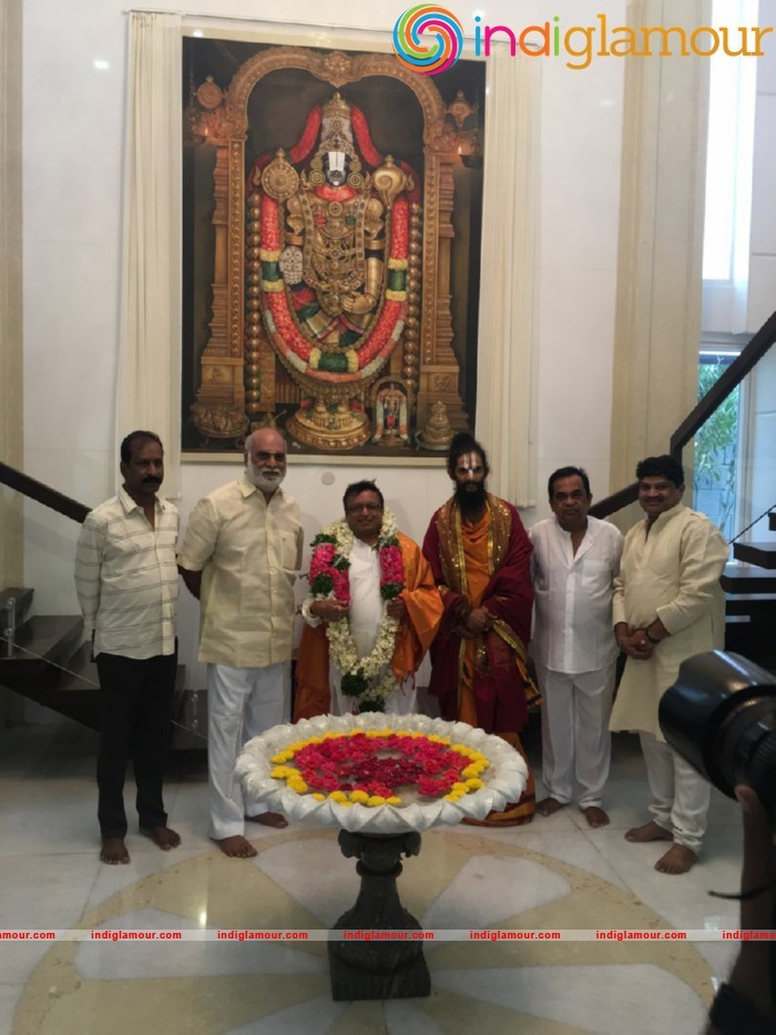 Brahmanandam Felicitates Artist BKS Varma Event hd photo