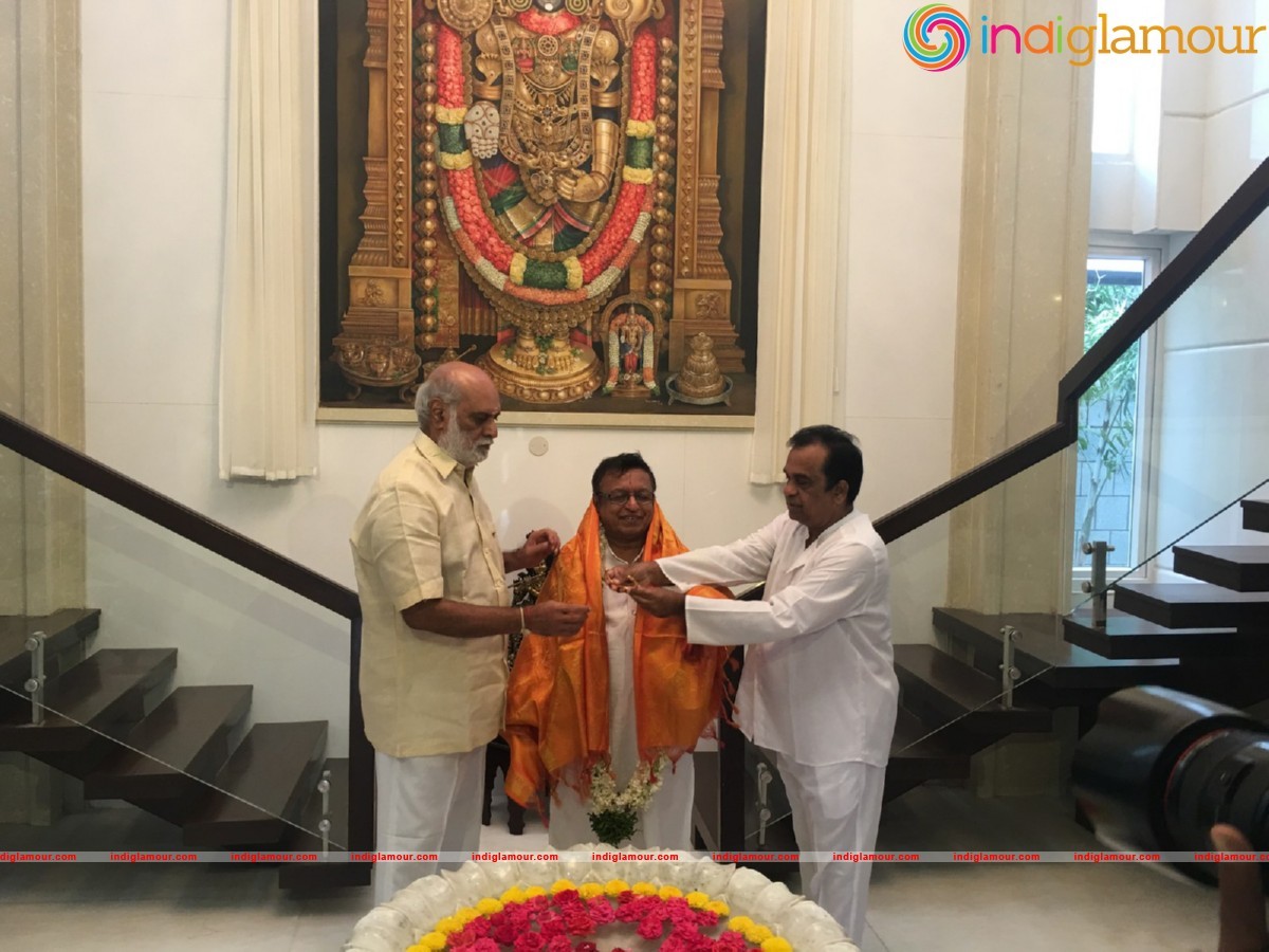 Brahmanandam Felicitates Artist BKS Varma Event hd photo