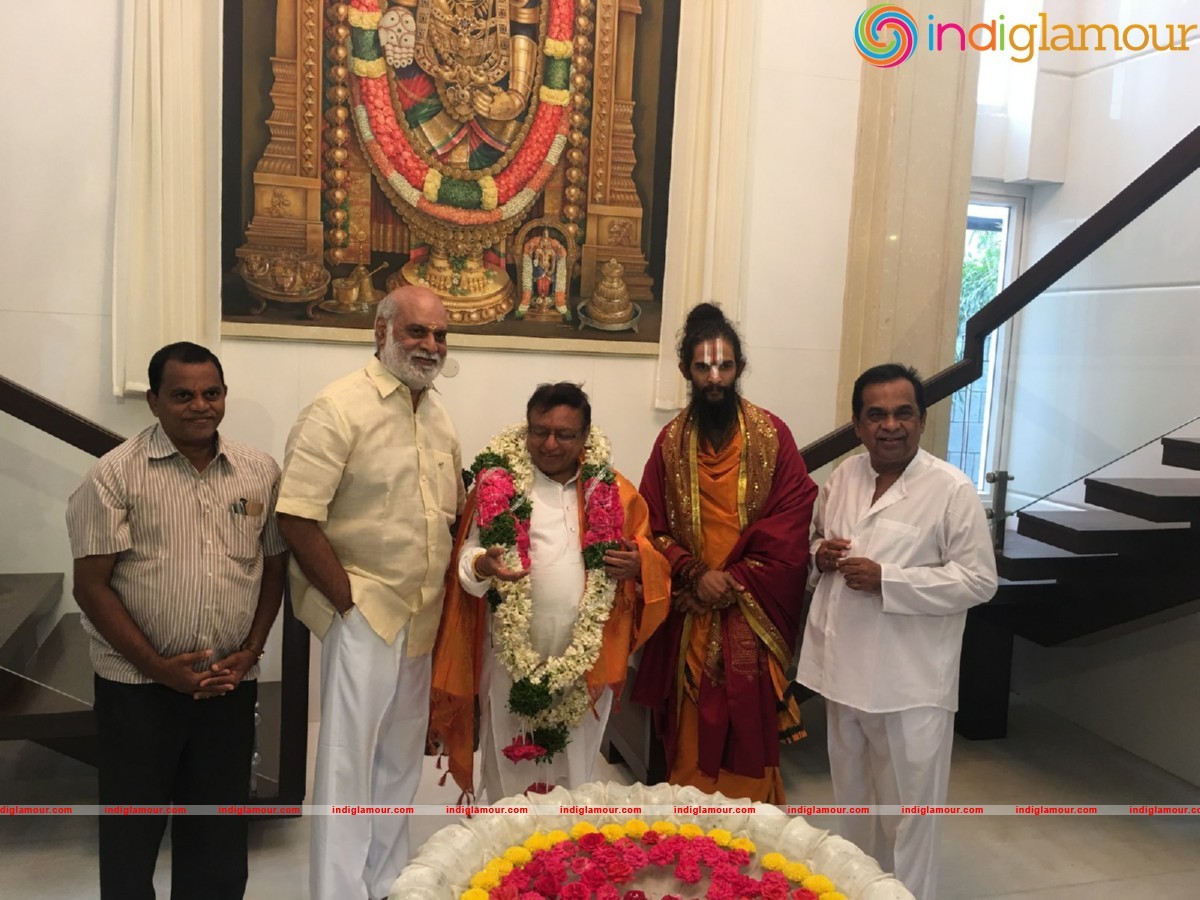 Brahmanandam Felicitates Artist BKS Varma Event hd photo