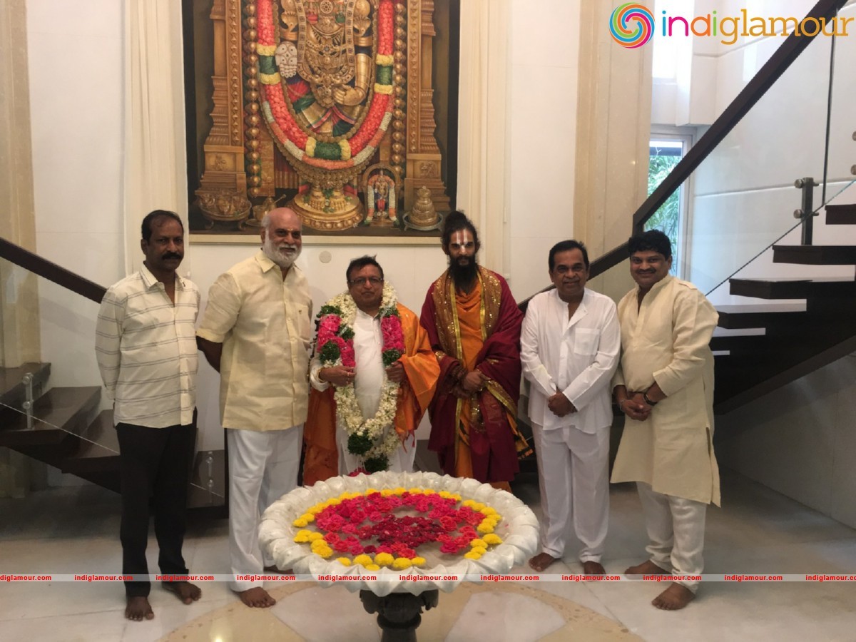 Brahmanandam Felicitates Artist BKS Varma Event hd photo