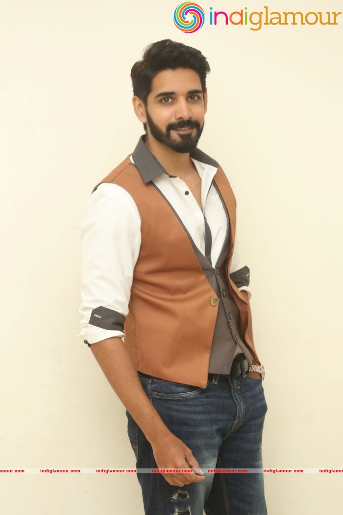 Aatadukundam Raa Movie Audio Launch Event hd photo