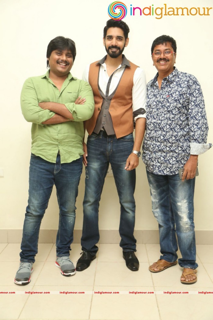 Aatadukundam Raa Movie Audio Launch Event hd photo