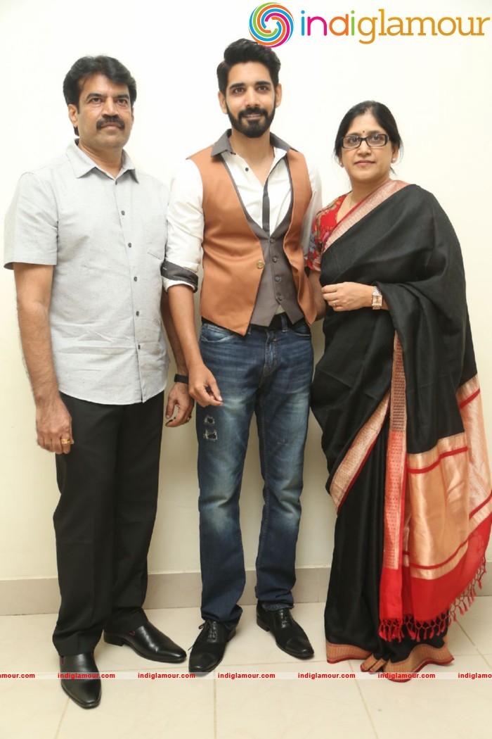 Aatadukundam Raa Movie Audio Launch Event hd photo