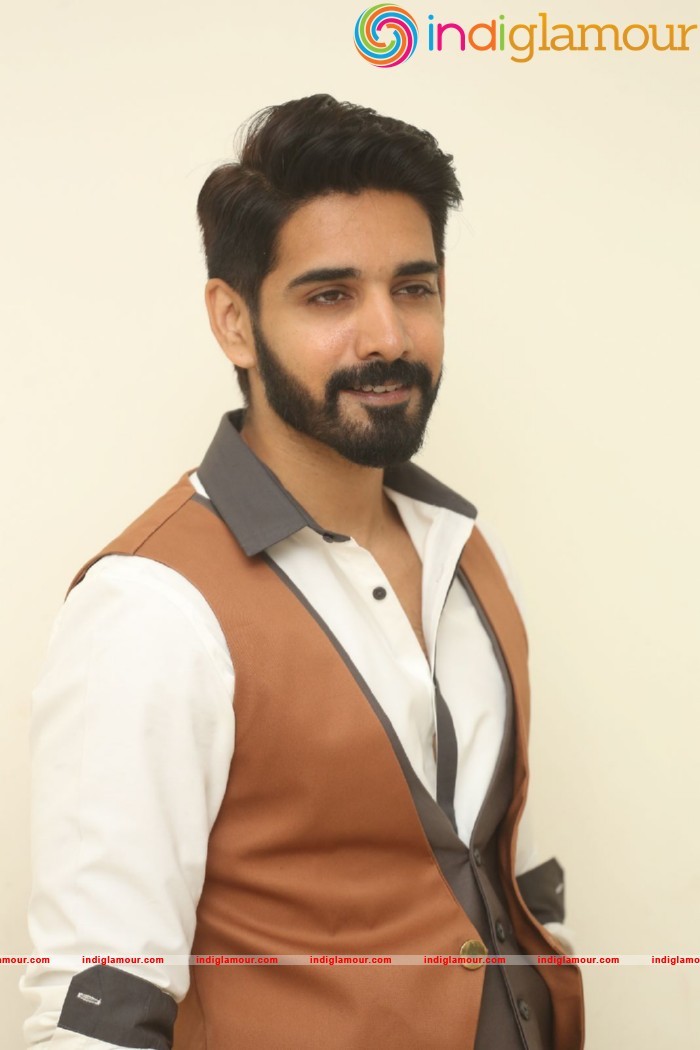 Aatadukundam Raa Movie Audio Launch Event hd photo