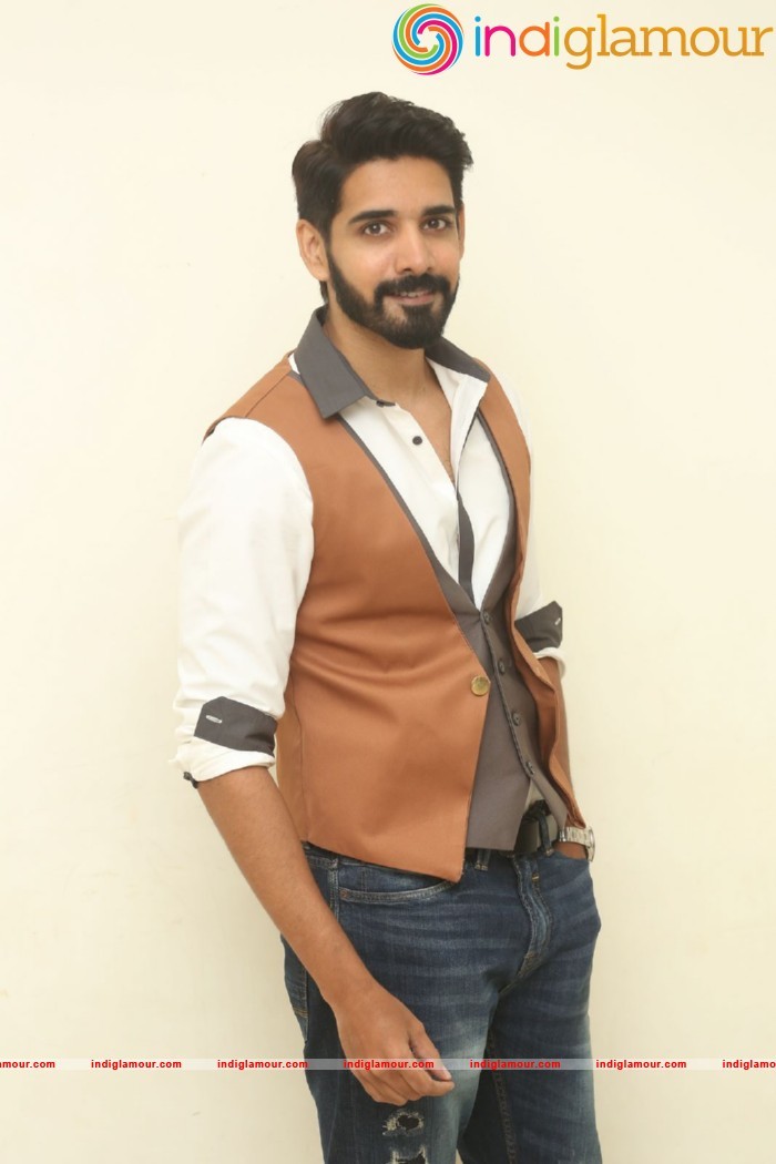 Aatadukundam Raa Movie Audio Launch Event hd photo